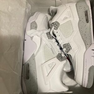 White Jordan oreo 4s